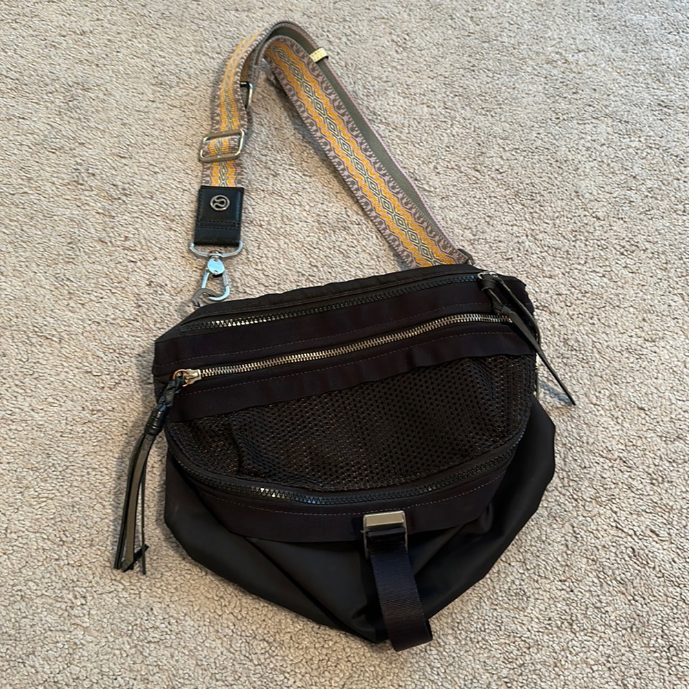 Lululemon crossbody or waist bag